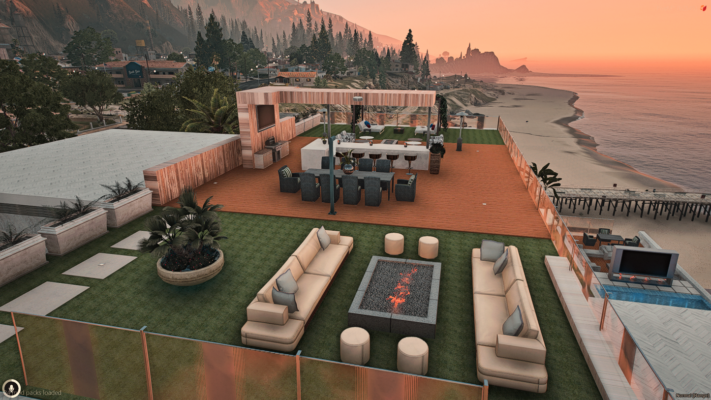 Balcony with scenic ocean view at Paleto Bay Mansion